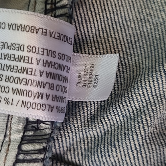 NWOT! Universal Thread Curvy Vintage Midi Jean Shorts - Picture 11 of 11